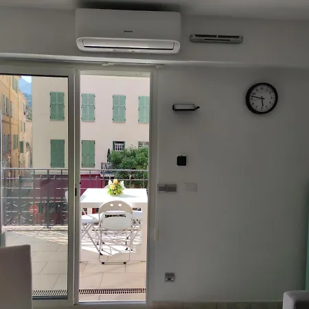 Soleil Et Mer In Victoria Beach Apartment Menton